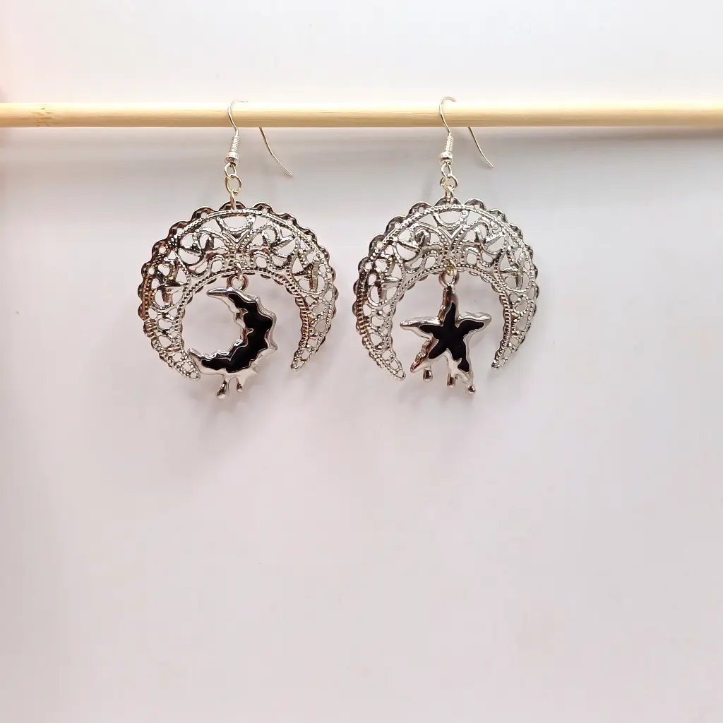 blacksoulcreations-nos-bijoux-fantaisie-boucles-d-oreilles-lune-et-etoile