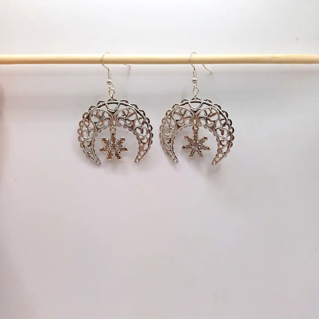 blacksoulcreations-nos-bijoux-fantaisie-boucles-d-oreilles-flocon-de-neige