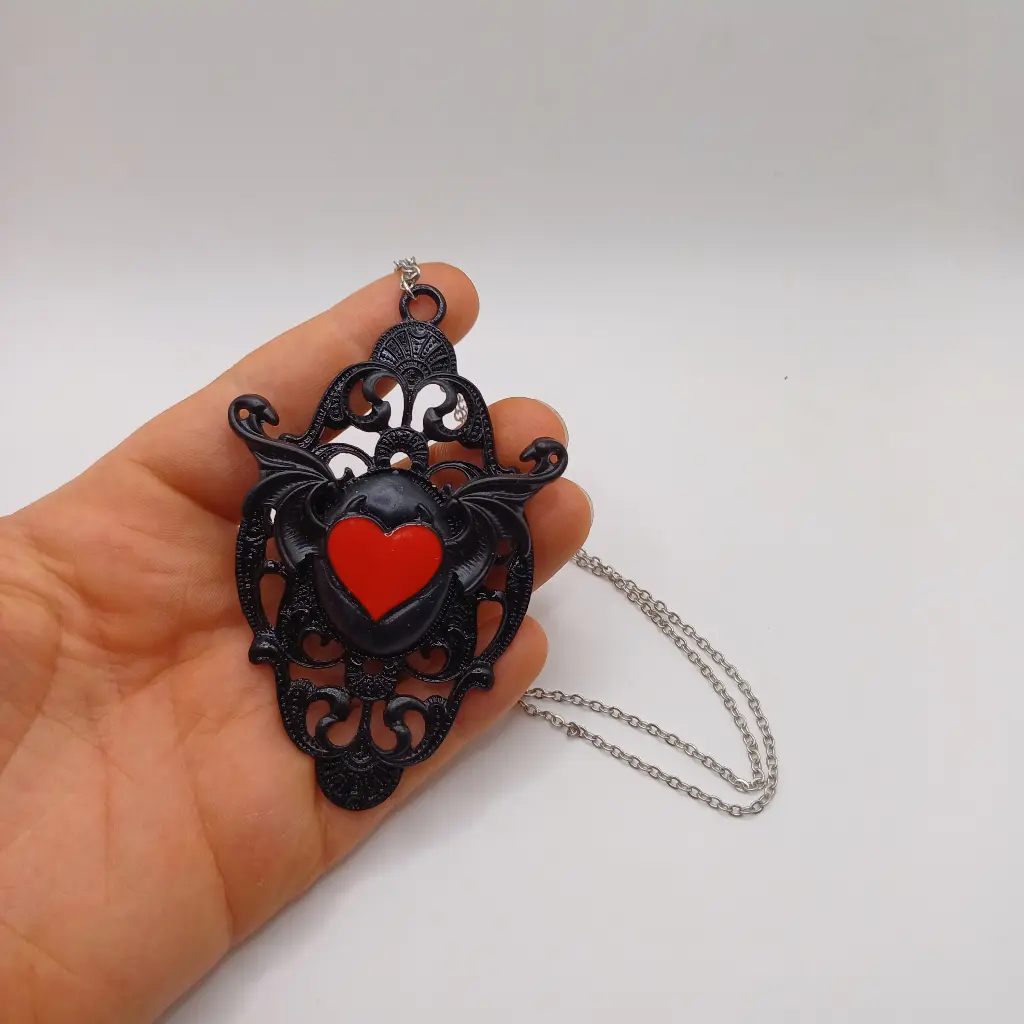 blacksoulcreations-nos-bijoux-fantaisie-pendentif-coeurs-de-dragons