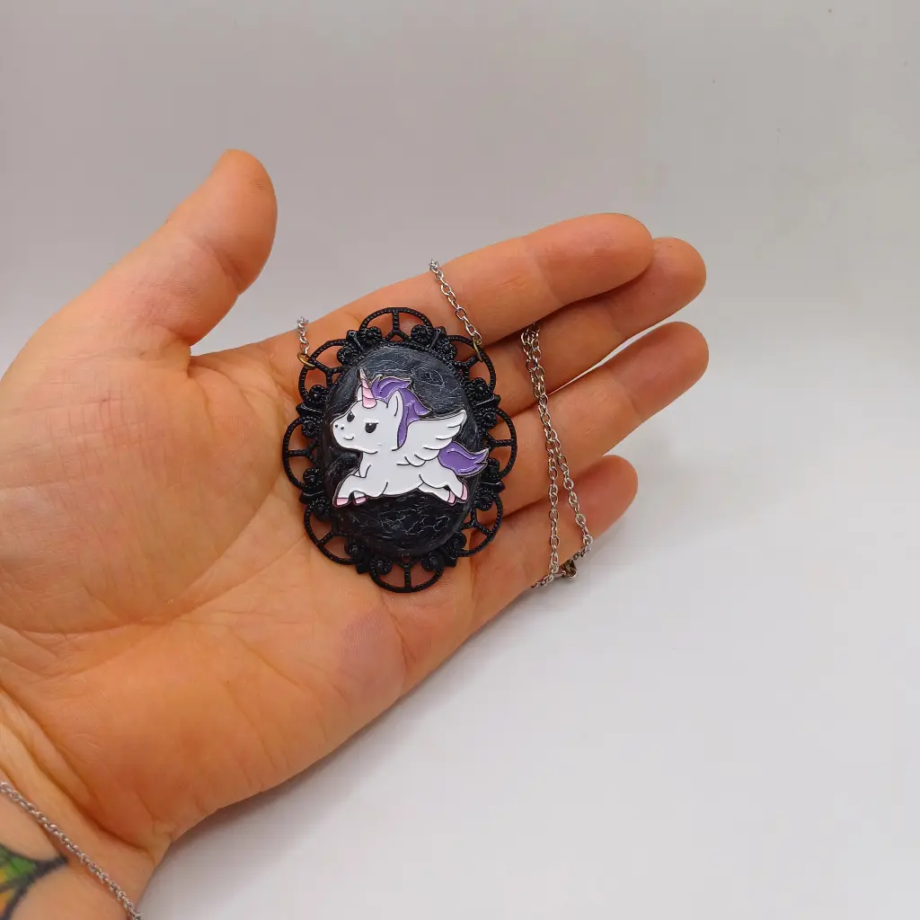 blacksoulcreations-nos-bijoux-fantaisie-pendentif-licorne-aillee