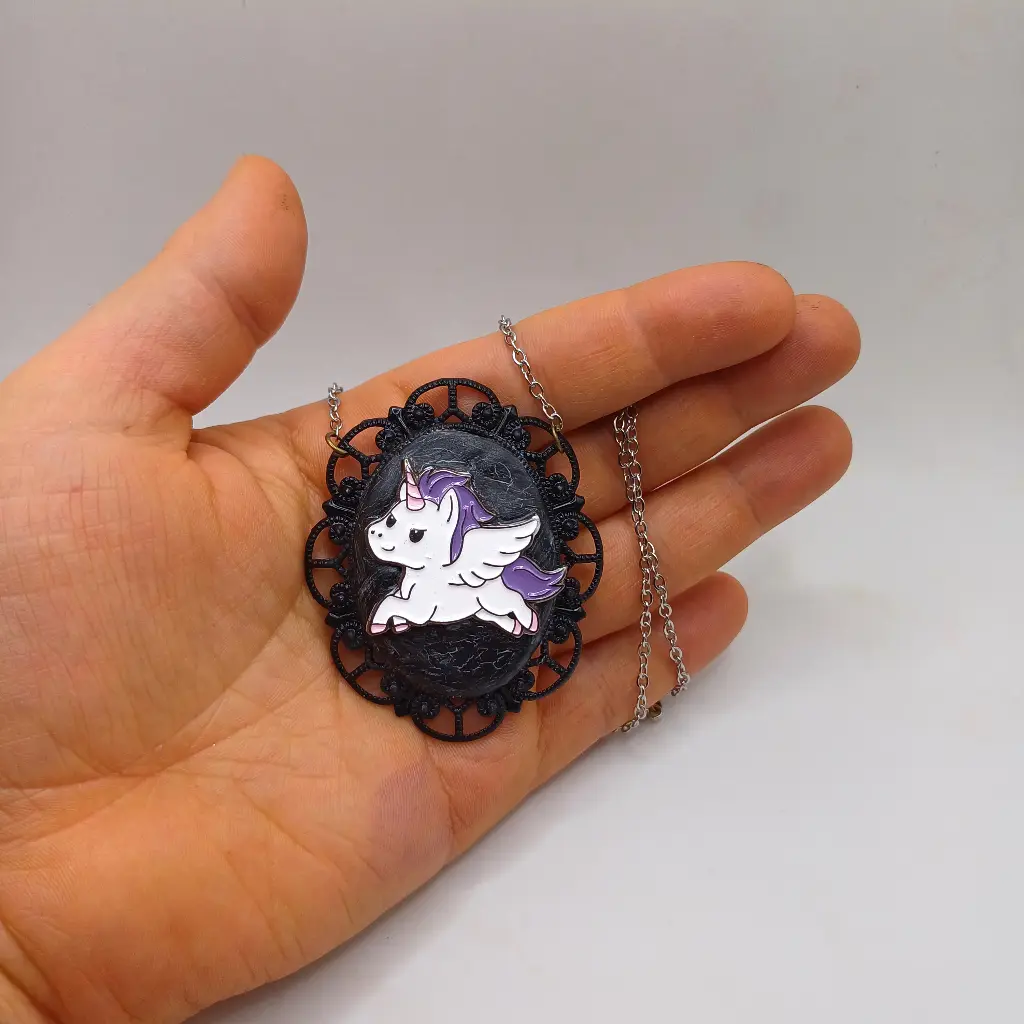 blacksoulcreations-nos-bijoux-fantaisie-pendentif-licorne-aillee