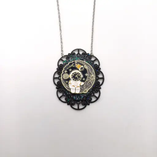 Pendentif Astronaute sur la lune